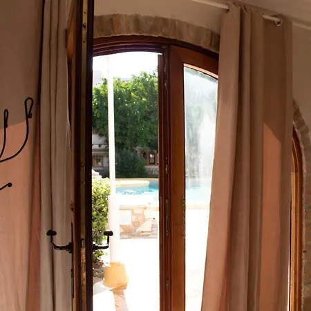 Mr Hotelet De La Racona & 3*