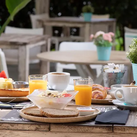 Mr Hotelet De La Racona & Hotel 3*