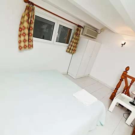 Hotel Mr Hotelet De La Racona & 3*