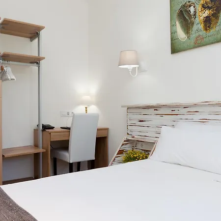 Mr Hotelet De La Racona & Otel 3*
