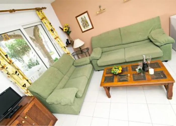 Mr Hotelet De La Racona & Otel 3*