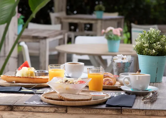 Mr Hotelet De La Racona & Hotel 3*